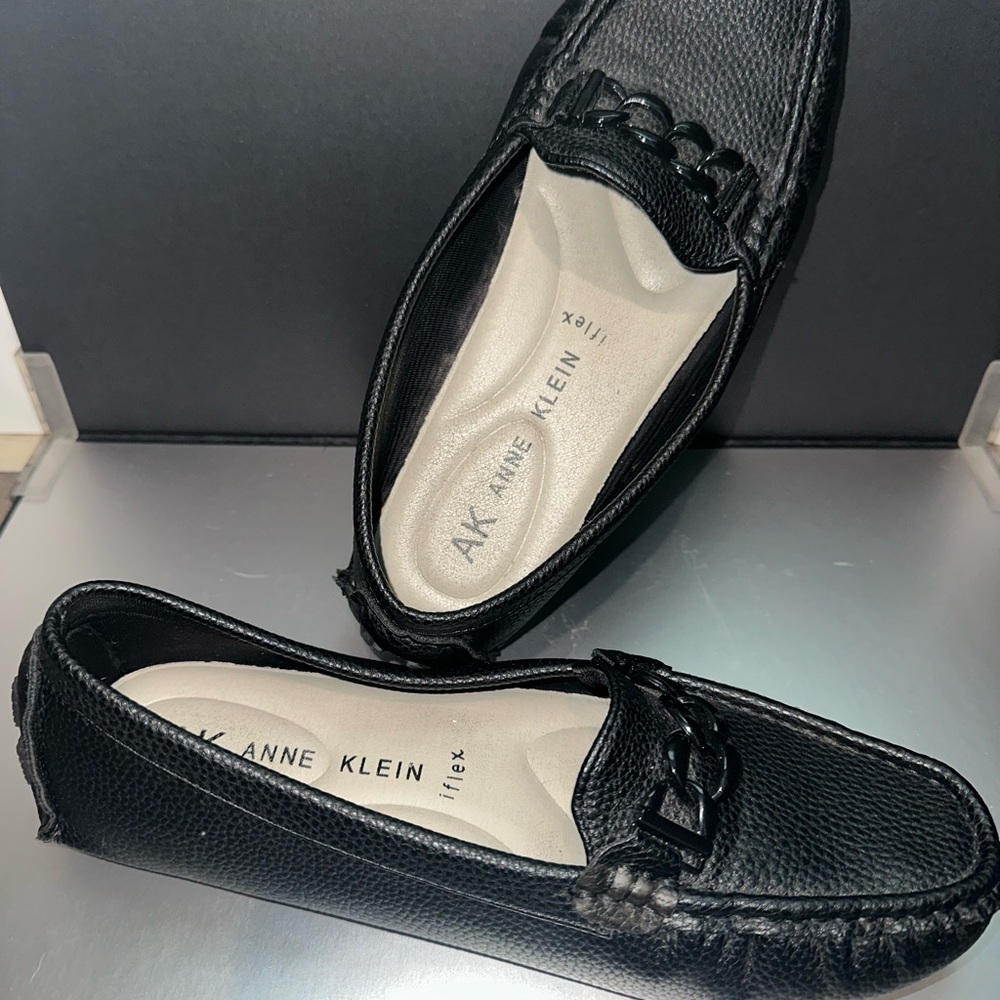 Anne Klein Black Pebbled Leather Slip-On Loafers with Chain Accent